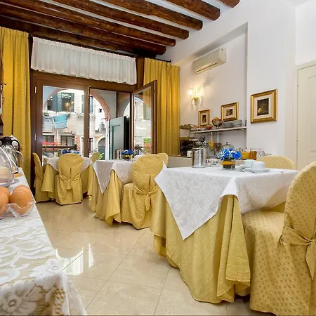 Vite Dorata Couette-café Venise