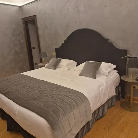 Alla Vite Dorata 3* البندقية