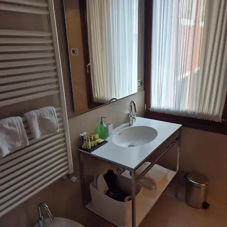 فندق مبيت وإفطار Alla Vite Dorata 3*