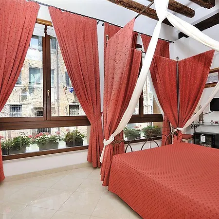فندق مبيت وإفطار Alla Vite Dorata 3*